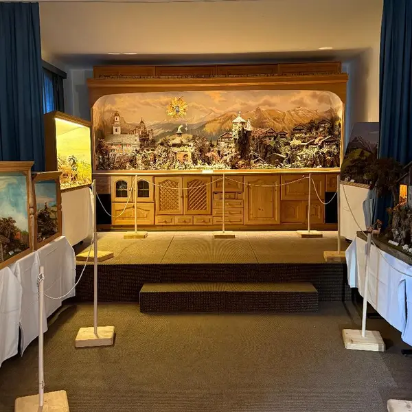 2025 Ausstellung im Pfarrsaal zum 1. Jahrestag von Adolf Fuchs  (3)